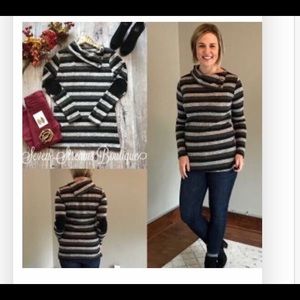 Black and grey winter top